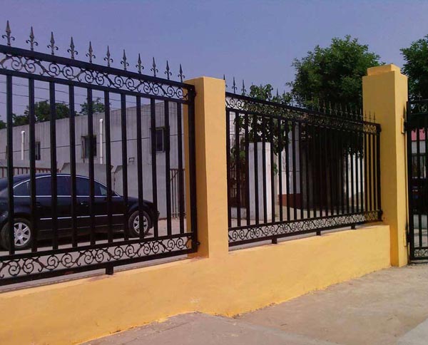 十堰鐵藝護(hù)欄有哪些方法延長(zhǎng)使用期限？